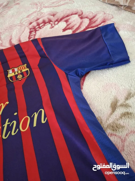 تيشيرت ميسي برشلونه 2016 المميز والنادر  بتفاصيل رهيبة + اسم اللاعب والشعار ليزر دائم