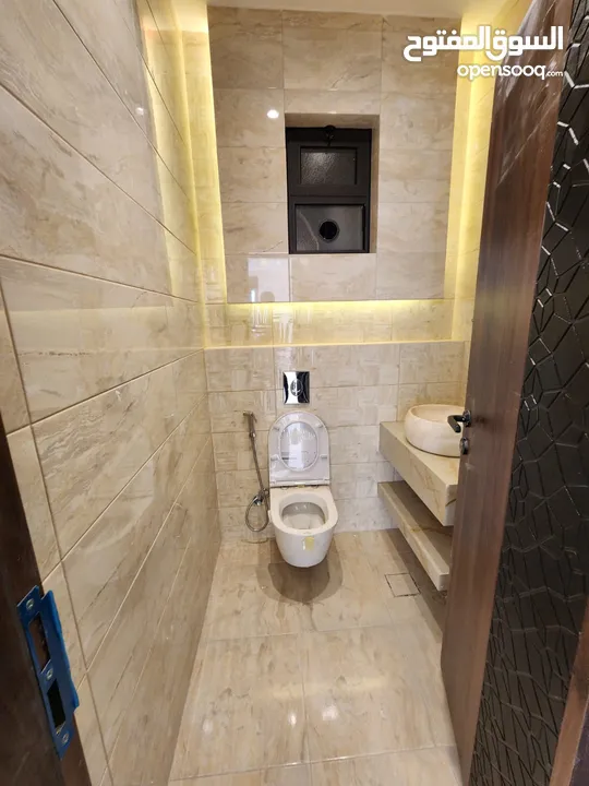 شقة للبيع في عبدون  REF : 14330