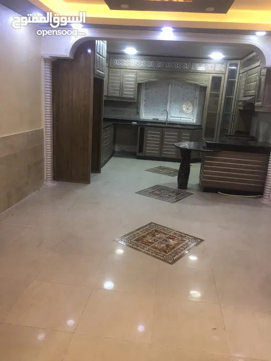 شقه طابق 3 مخدوم مصعد عماره عائلات بالكامل واغلب السكن مالكين تشطيب سوبر ديلوكس مسطح 150