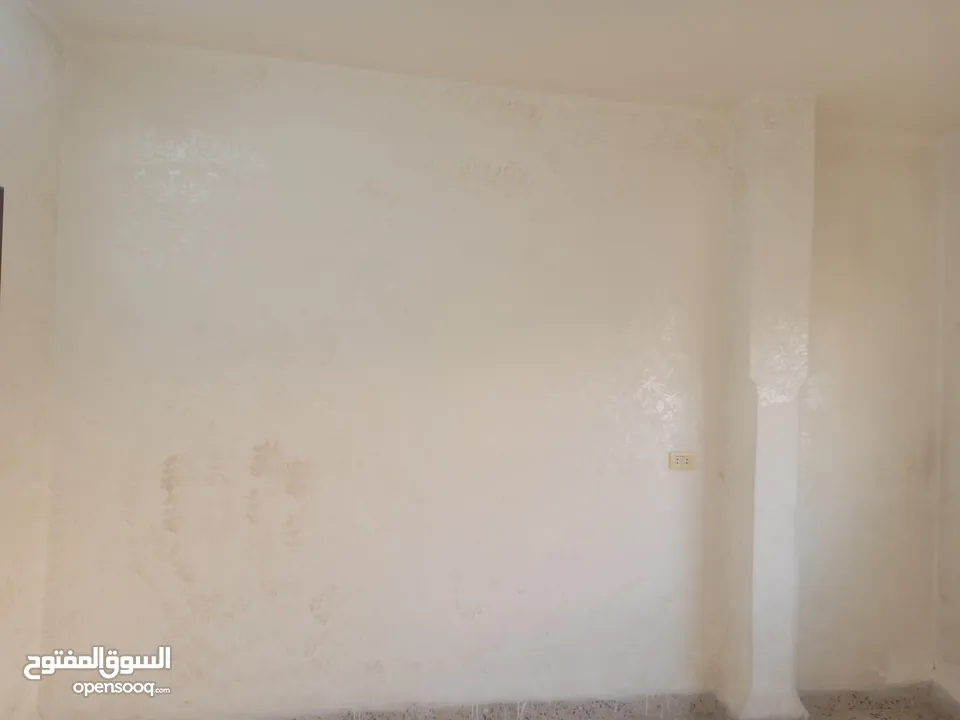 شقة للبيع حي الحسين بجانب دوار انس بسعر مغري