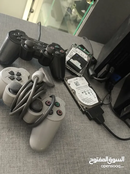 جهازين ps2 واحد مهكر والثاني محتاج العاب الجهازين مع بعض 250 شيكل وسعر الجهاز الواحد 150شيكل