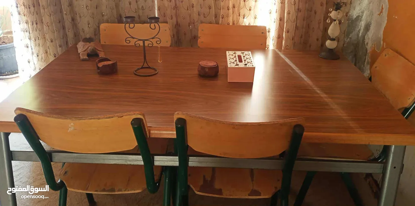 طاولة طعام من خمس كراسي