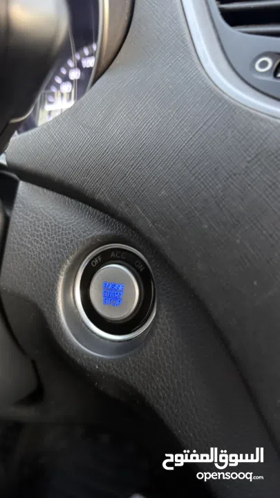 بحالة الوكالة hyundai santa fe  2016