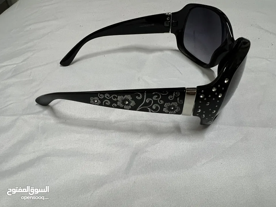 نظارة جديدة لون اسود
