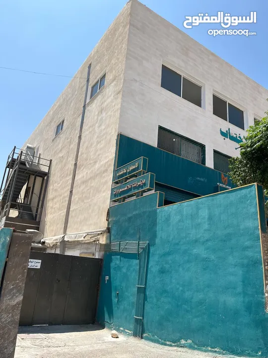 طابق 2 للايجار في ماركا الشمالية قرب المركز الأمني شارع يحيى ابن المختار عماره رقم 28 المجمع الكريم.
