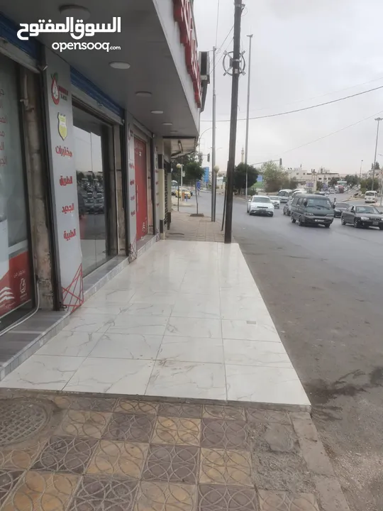 عمارة تجاريه مكونه من 4 مخازن تجاريه موجرة كاملا وشقتين موجرة  المخازن موجرة مختبرات طيبه وخبز