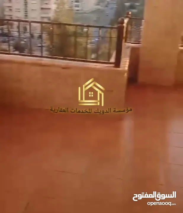 شقة فارغة - المدينة الرياضية - 3نوم 1ماستر - 210م - مطلة - قريبة من الخدمات
