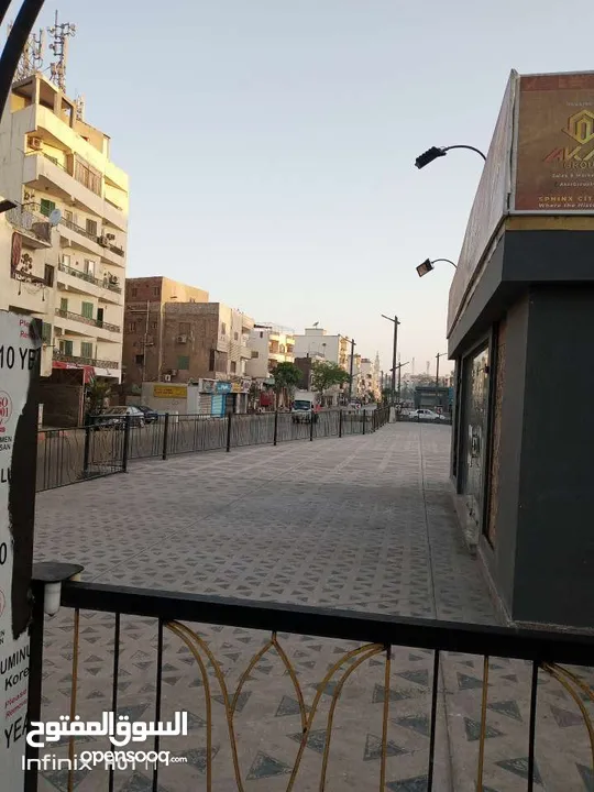 مبني لقطه للبيع مرخص ثالث نمره من شارع ابو الهول السياحي الرئيسي والممشي السياحي ووجها للرئيسي