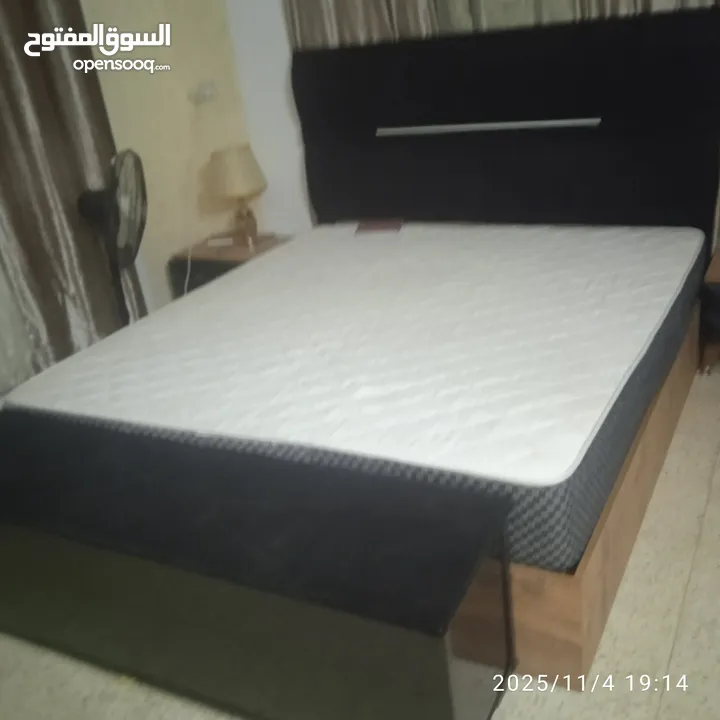 غرفة نوم خشب سندوش تركي بحالة ممتازة استعمل بسيط جدا بسعر مغري جدا المعني الاتصال