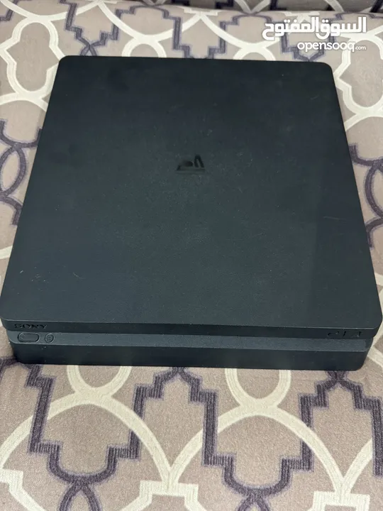 Ps4 slim 500GB with the original joystick