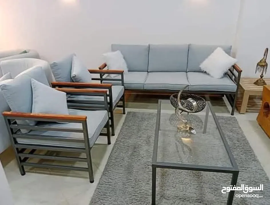 طقم حديد شيك جدا للحدائق و الأماكن الخارجية