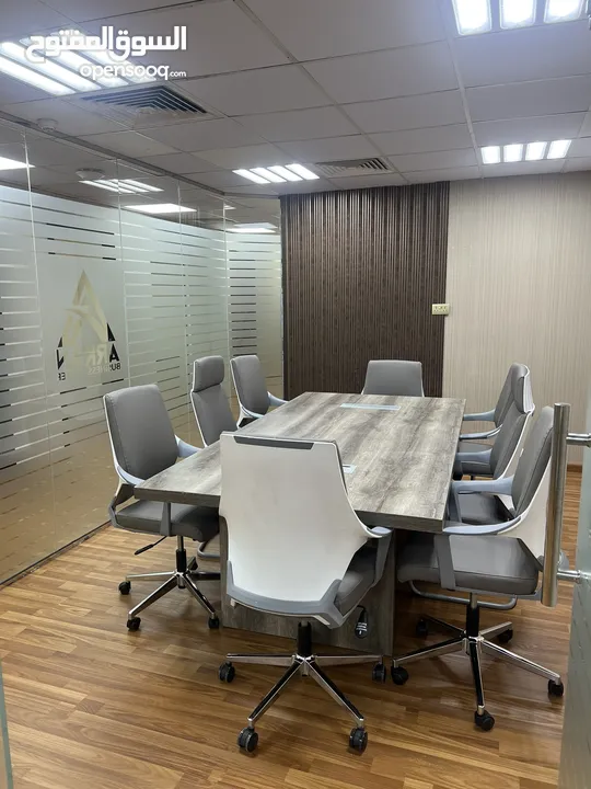 مكاتب مفروشة للايجار دبي القرهود مساحة 200 قدم