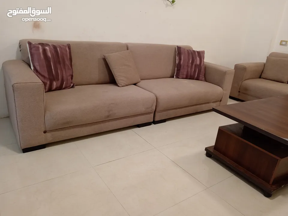 كورنر عائلي بحاله ممتازه