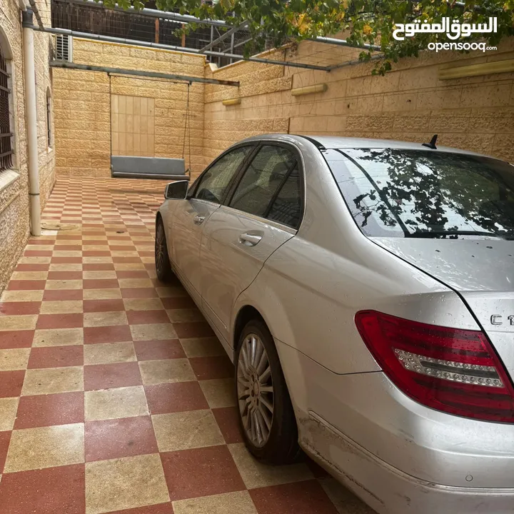سيارة مرسيدس للبيع