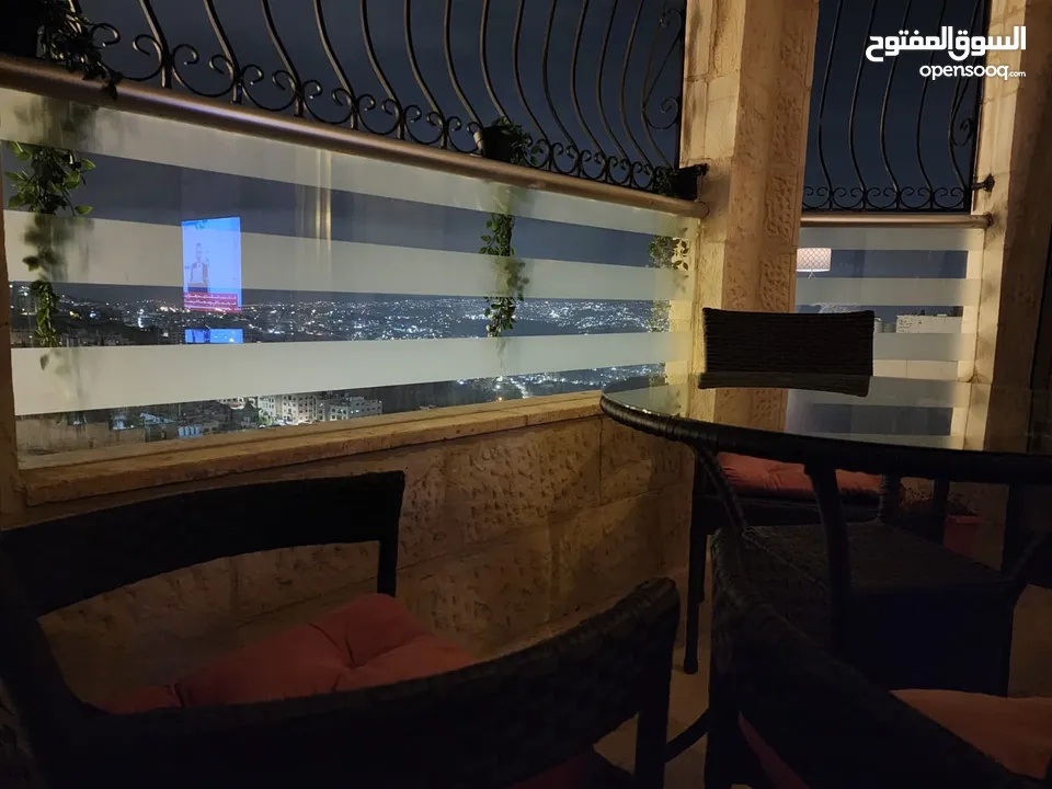 شقة مع رووف و ترس إطلالة أبدية خلابة  على جبال جرش و السلط في أجمل مناطق الجبيهة ابو عوف تنظيم أ