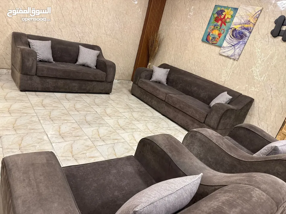 طقم كنب أمريكي  Morden مصنوع من أجود أنواع خشب السويد الصلد بالكامل ،
