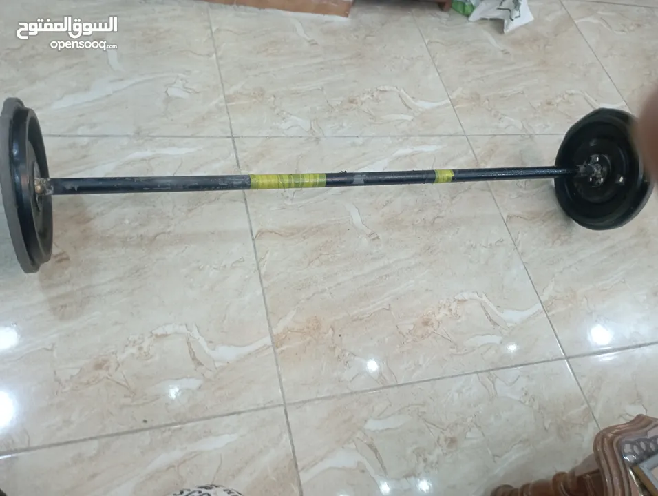 بار حاله جيده وزن 15 كيلو     ...................................................................