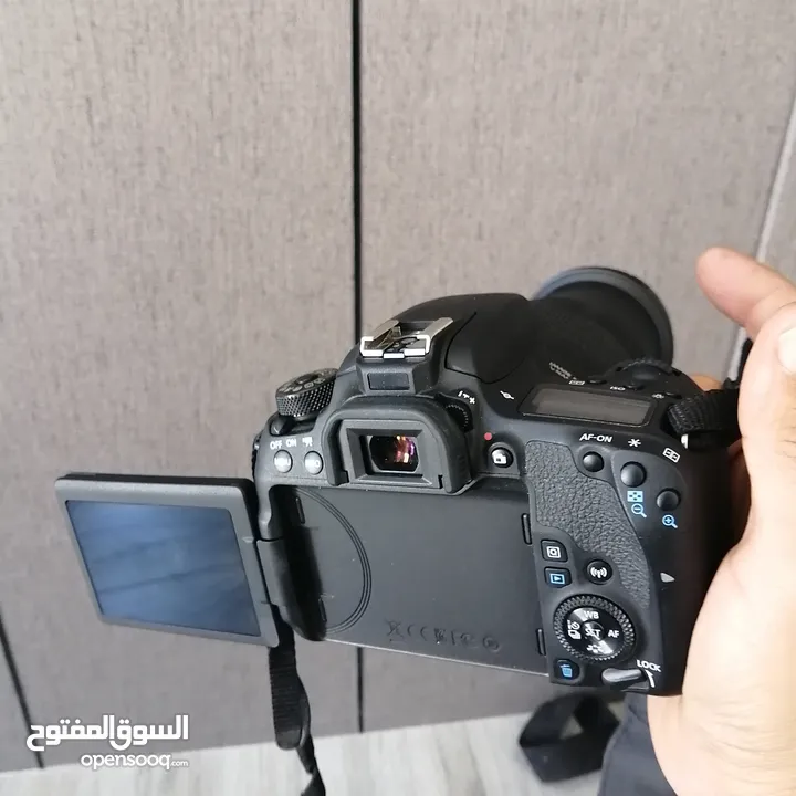 Camera canon eos 77D