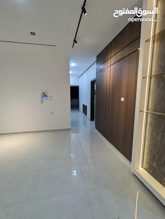 شقة فاخرة جدا و راقية طابق اول