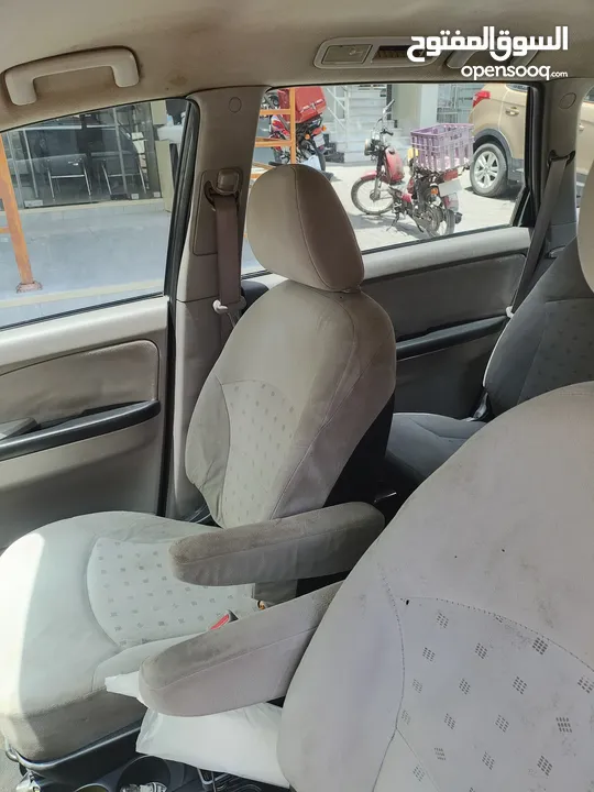 Indian family used Mitsubishi grandis 2008 orginal paint