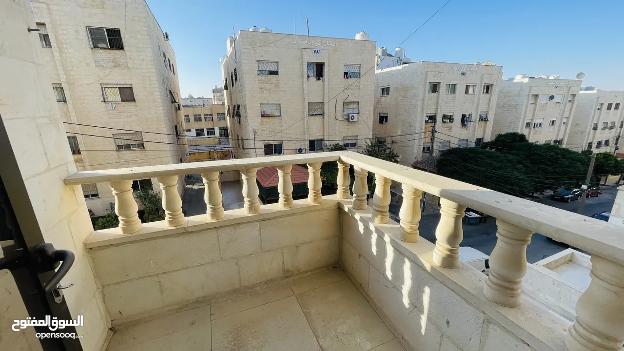 للبيع شقة جديدة لم تُسكن من قبل في منطقة الزهور، بموقع حيوي وقريب من جميع الخدمات