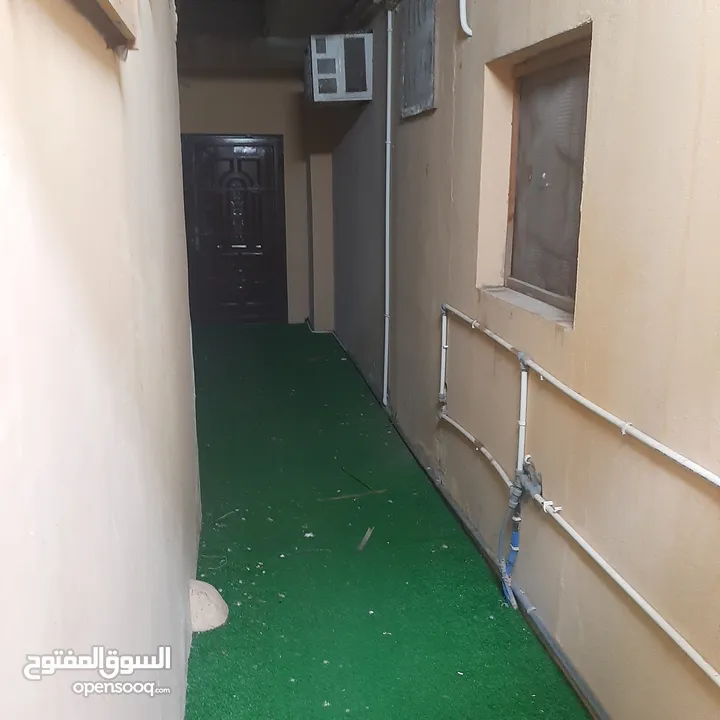 For rent  للايجار شقة صغيرة الدوار 4 مدينة حمد