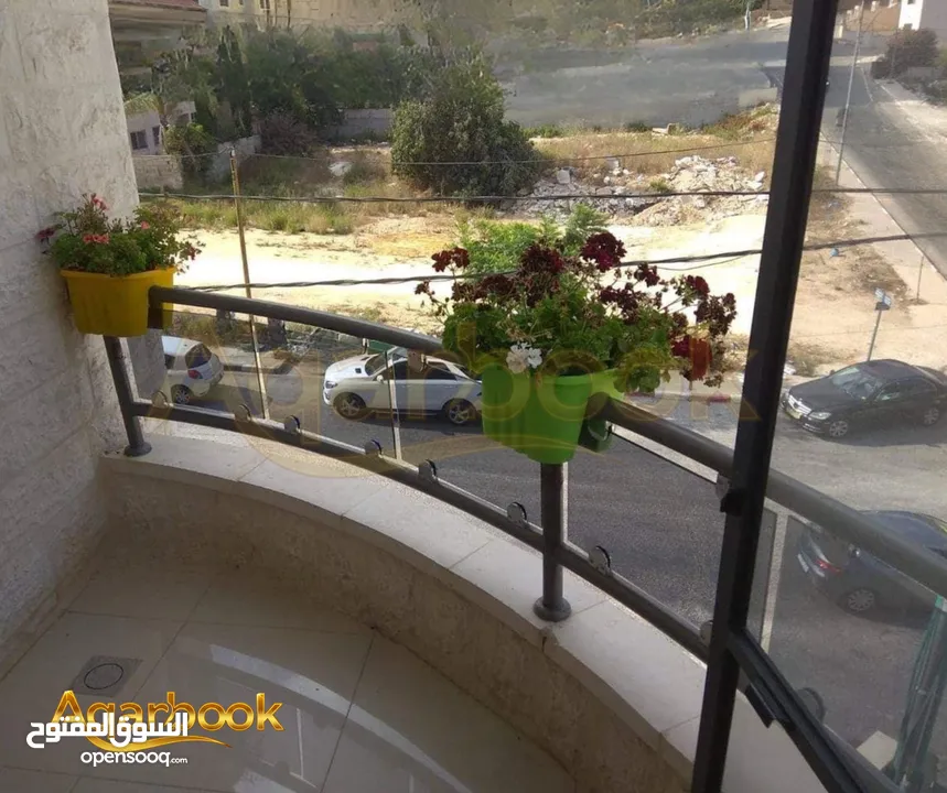 شقة للبيع عين منجد – بالقرب من قيادة الشرطة