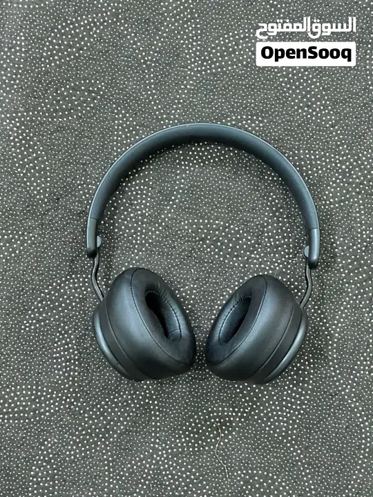 20+ Headphones available  Oh specs only (brand - Sony Boss Apple Beats JBL etc,.)