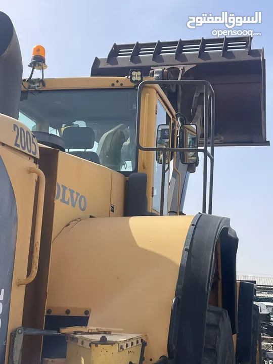 جرافات عدد 2  Volvo F180 +Volvo E180