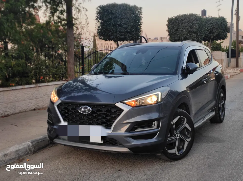 هونداي توسان 2020ترخيص2019 فل ماعدا الفتحة للبيع بسعر مغري ع الكاش عداد اصلي 80000كم فقط