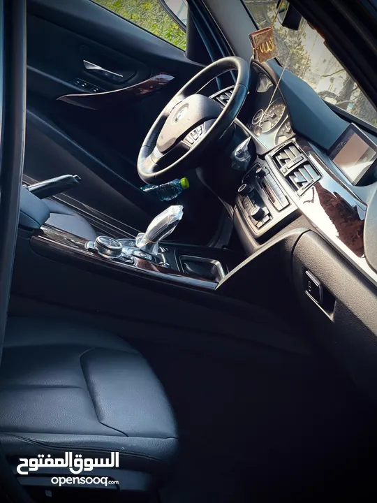 BMW 320i للبيع بدل