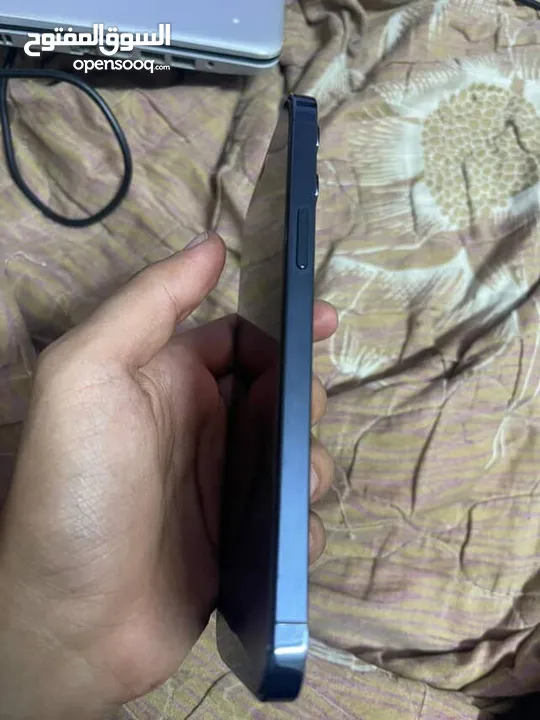 ايفون 12 pro max للبيع الجهاز ولا شخط بحاله ممتازه