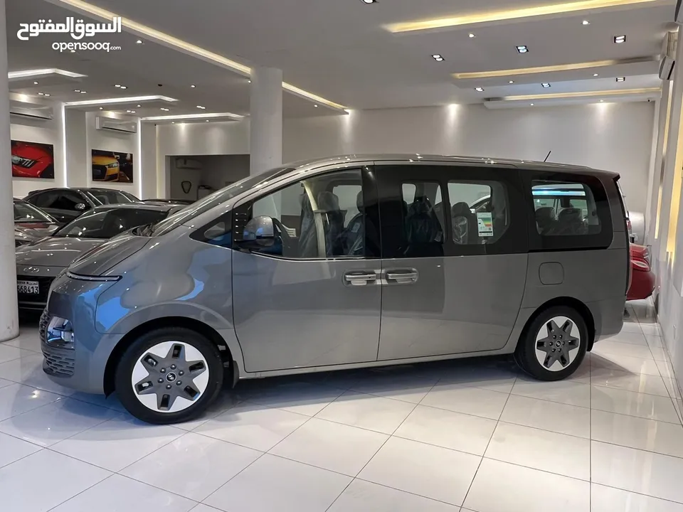 Hyundai STARIA BUS 2024 brand new zero km mini bus For Sale