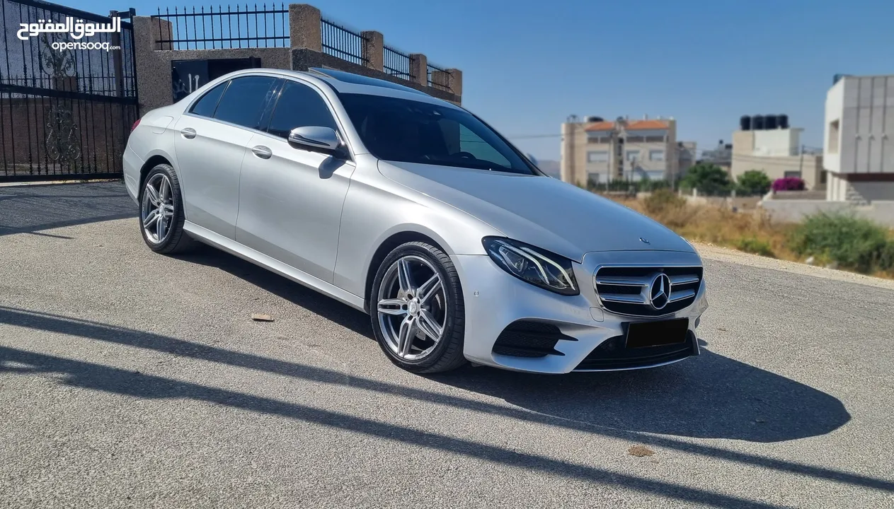 بحالة الوكالة  ++Mercedes Benz - E200 AMG - Full Option
