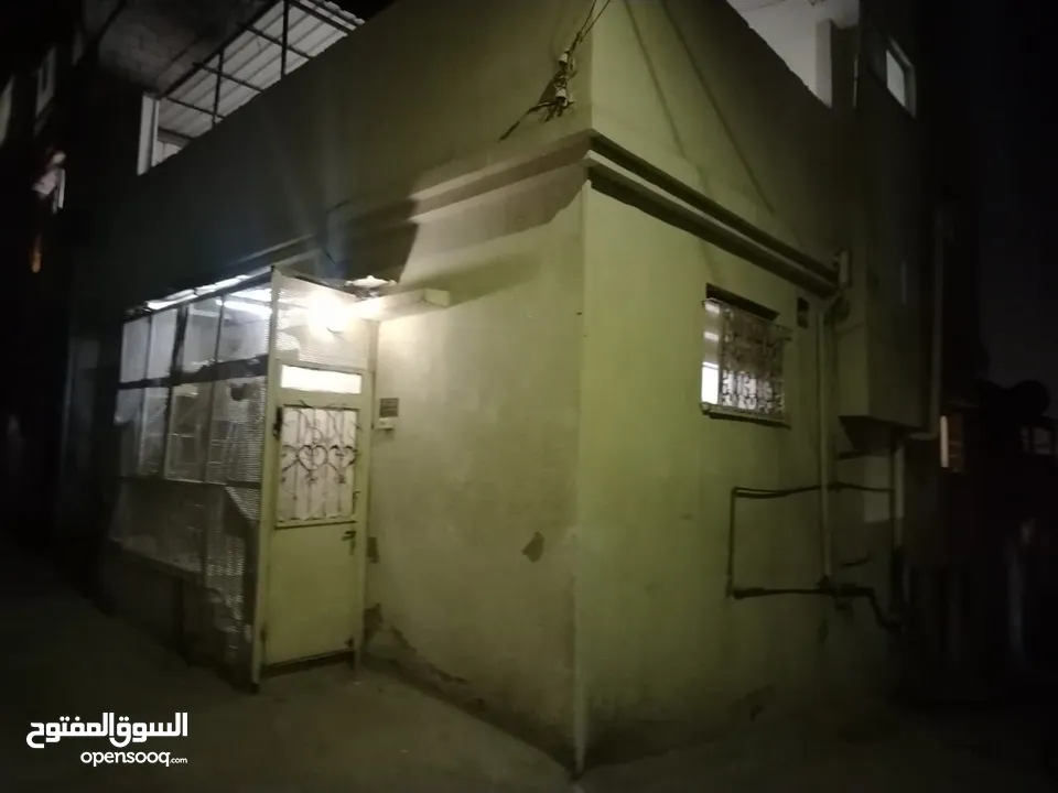 بيت للبيع. 3 شقه