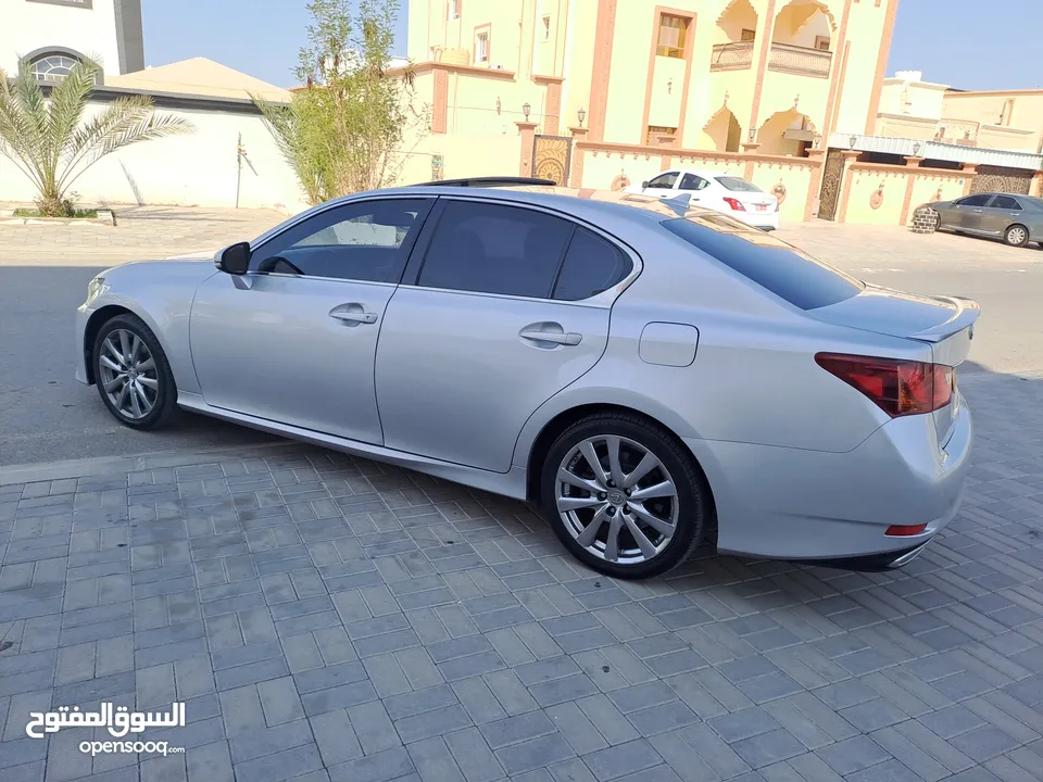 لكزس GS350 موديل 2014 دفريشن فل اوبشن نظييفه وجميلة جدا