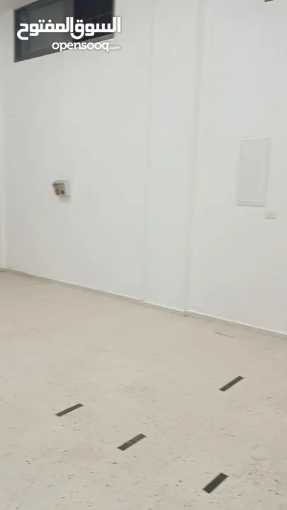 مخازن للايجار 140 متر 3فاز