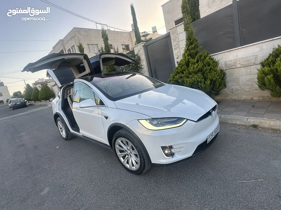 Tesla Model X تيسلا مميزة جدا