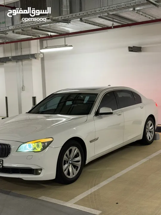 BMW 740 2011