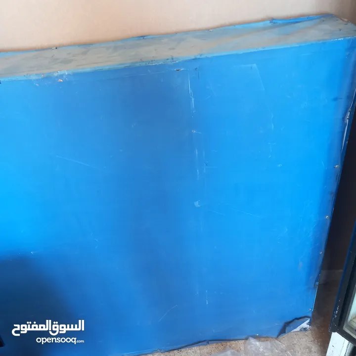 مجلى ستيلس ثقيل صناعي  ثلاجة بحاجه الى مروحة  طاوله ستيلس  غاز عين وحدة كانون كبير طول مترين عرض 40س