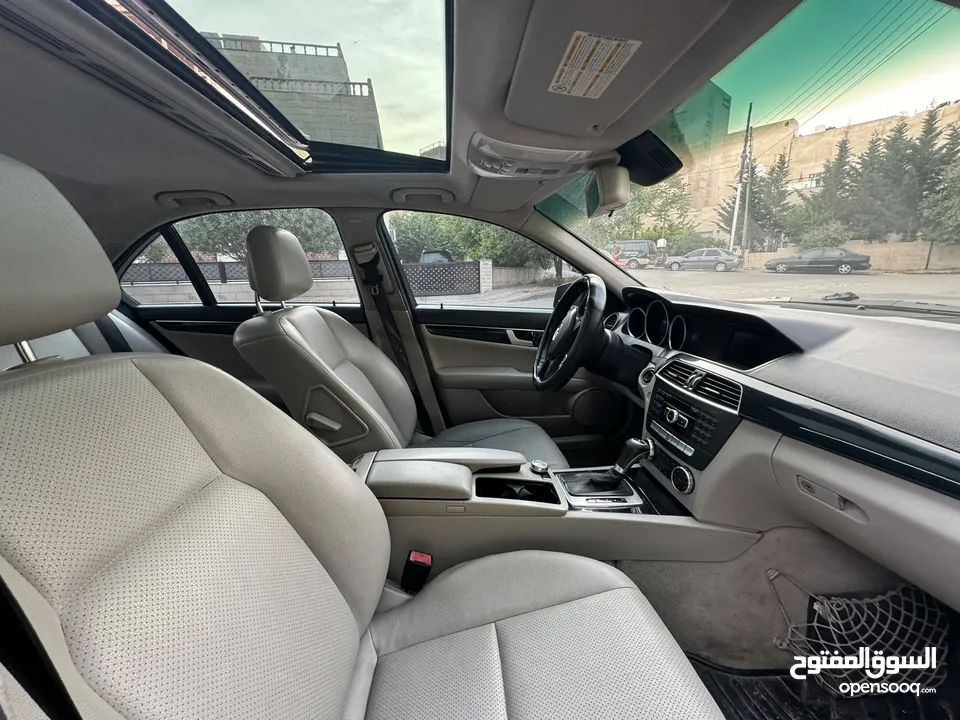 Mercedes C-Class C 200  مرسيدس c200 2012
