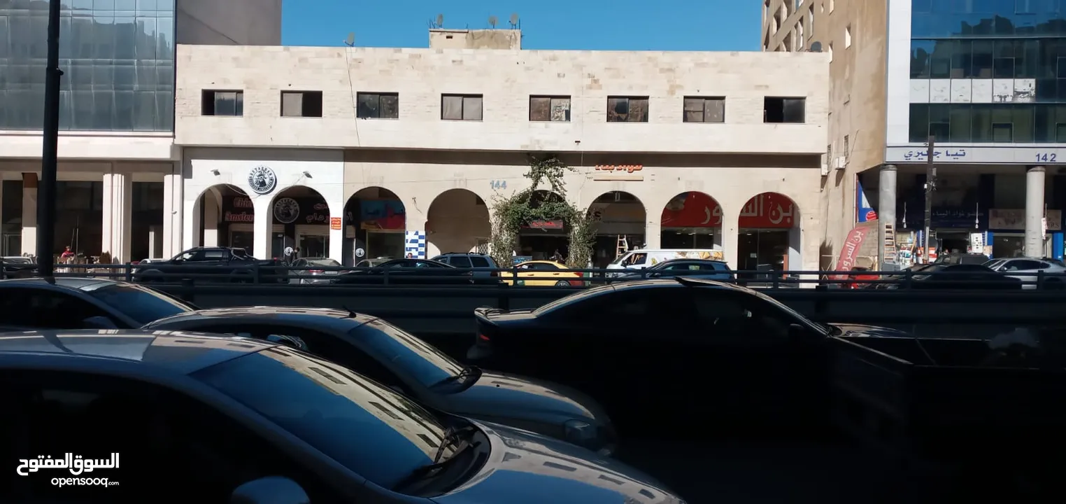محلات في شارع المدينة المنورة والجاردنز للايجار