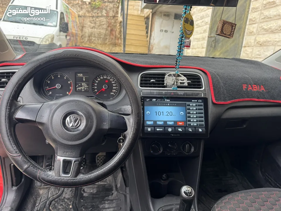 فلوكس فاجن بولو  2011