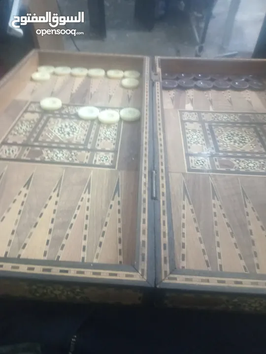 طاولة زهر تحفة للبيع مع شطرنج بنفس ا المستعجل