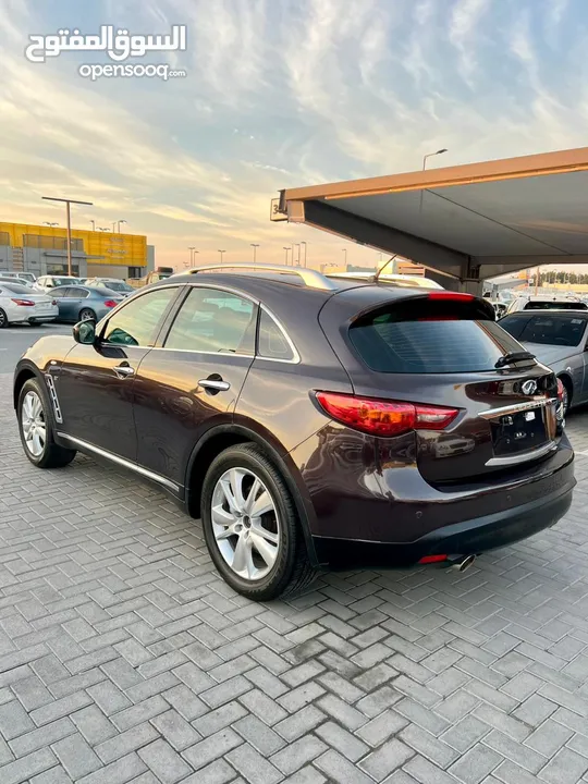 انفنتي QX 70 /2014 بحاله ممتاز للبيع