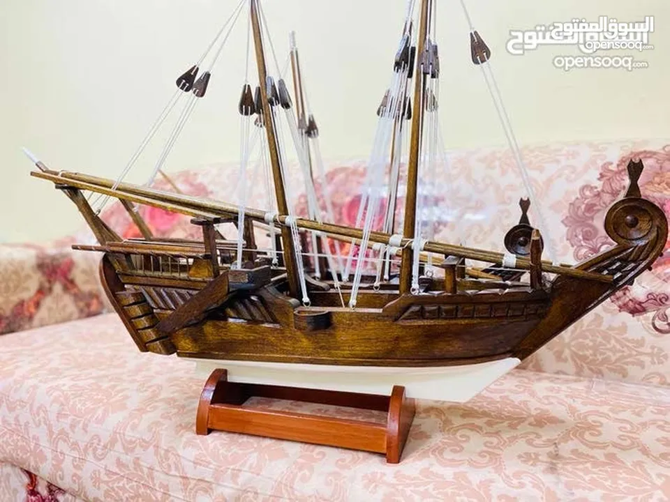 مجسمات لسفن خشبية جميلها لها طابع بحري جميل يمكن تقديمها كهدايا تذكرية او تحف منزلية