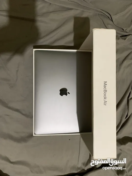 للبيع او للبدل  Macbook air 2020 core i3