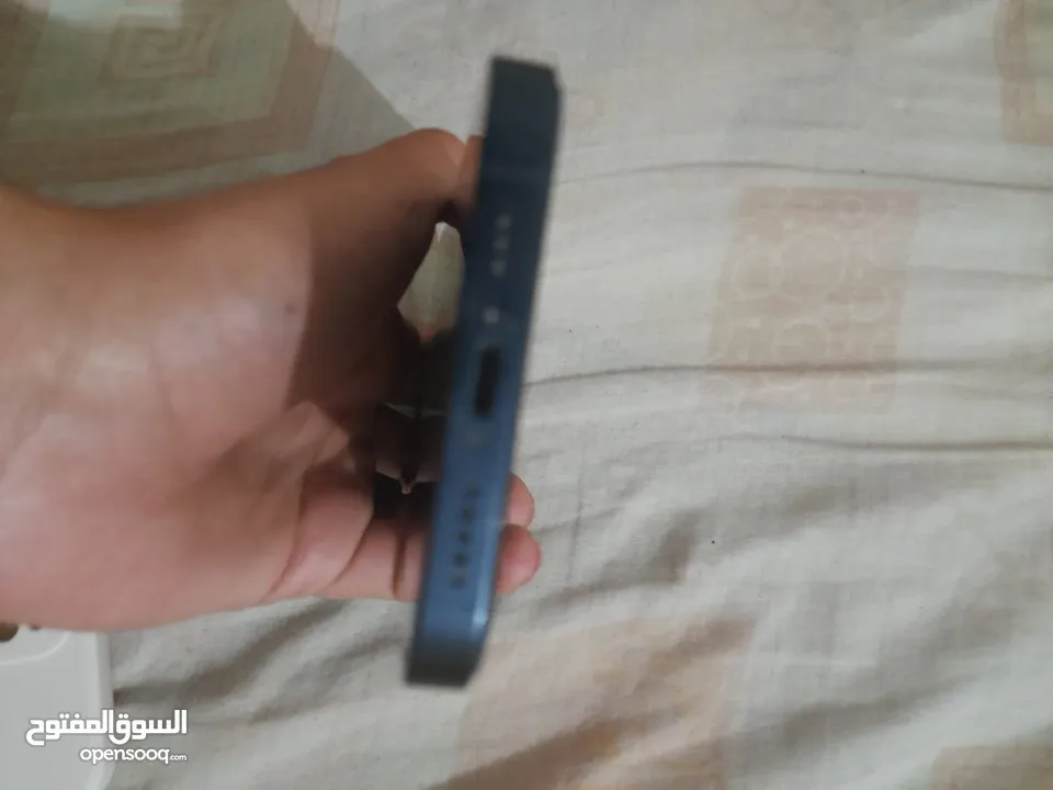 ايفون 12 بحالة ممتازة