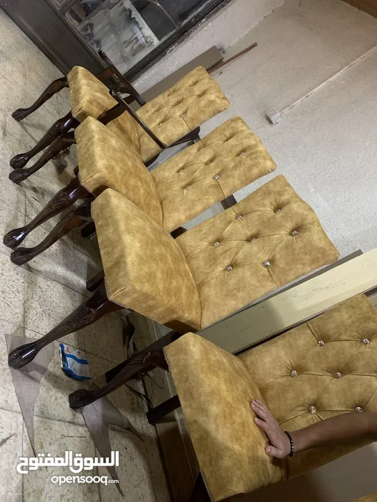 نجار متنقل في مدينه السلط لكافه اعمال النجاره تفصيل تركيب وفك الاثاث وصيانه