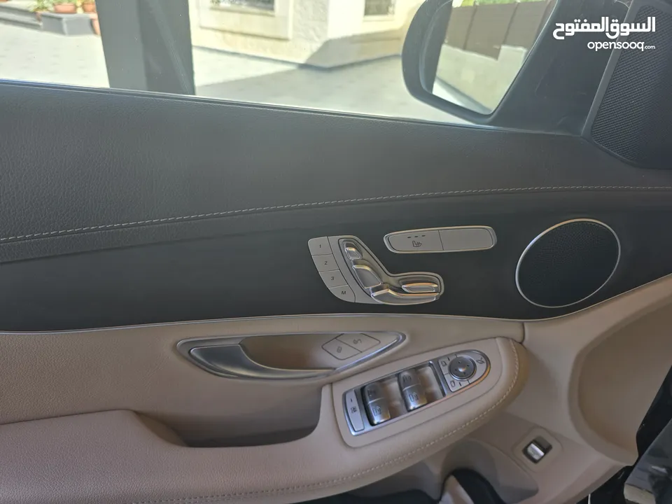 Mercedes-Benz C-Class 200 2019    Exclusive 4MATIC 54000KM